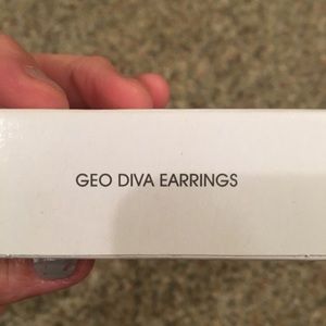 Avon Jewelry - Geometrical diva earrings gold brand NEW Avon Jewelry - Geometrical diva earrings gold brand NEW